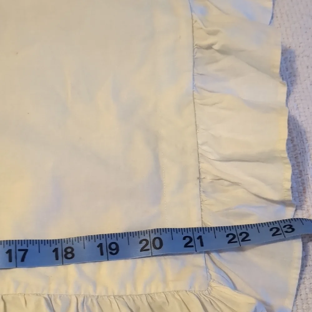 Cotton Ruffled Dresser Linen - Picture 2 of 5